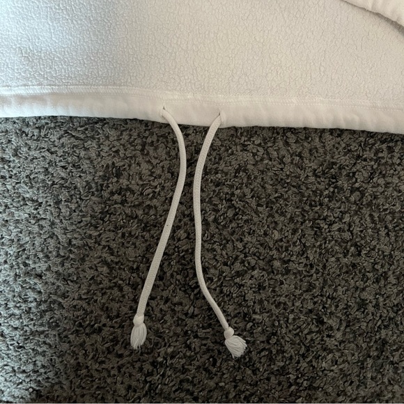 American Eagle Cropped quarter zip - Picture 2 of 4